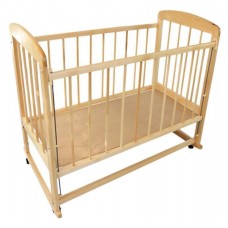 Кроватка для новорожденных с поднимаемой стенкой. Модель с изменяемым уровнем дна. Светлый лак