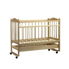 Деревянная кроватка для новорожденных. Модель с изменяемым уровнем дна и ящиком. Светлый лак